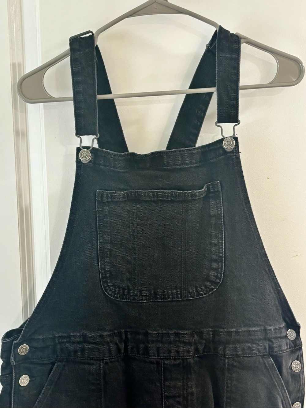 Old Navy Black Women's Denim Overalls with Front Pocket - Picture 3 of 12